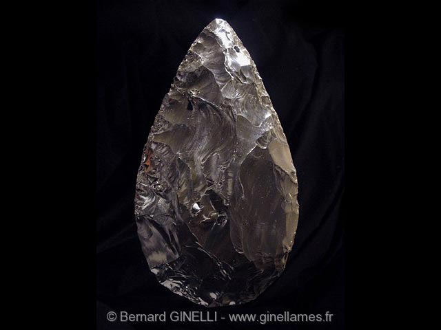 Biface taillé par Bernard Ginelli